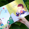 En découvrant la perte de son doudou, l'enfant comprend le cycle de la vie grâce à ce délicat livre personnalisé.