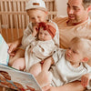 Les illustrations de ce livre personnalisé pour Papa et plusieurs enfants sont magnifiques et les textes parlent du quotidien.